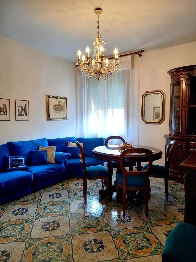 Bebe Apartment, Appartement *